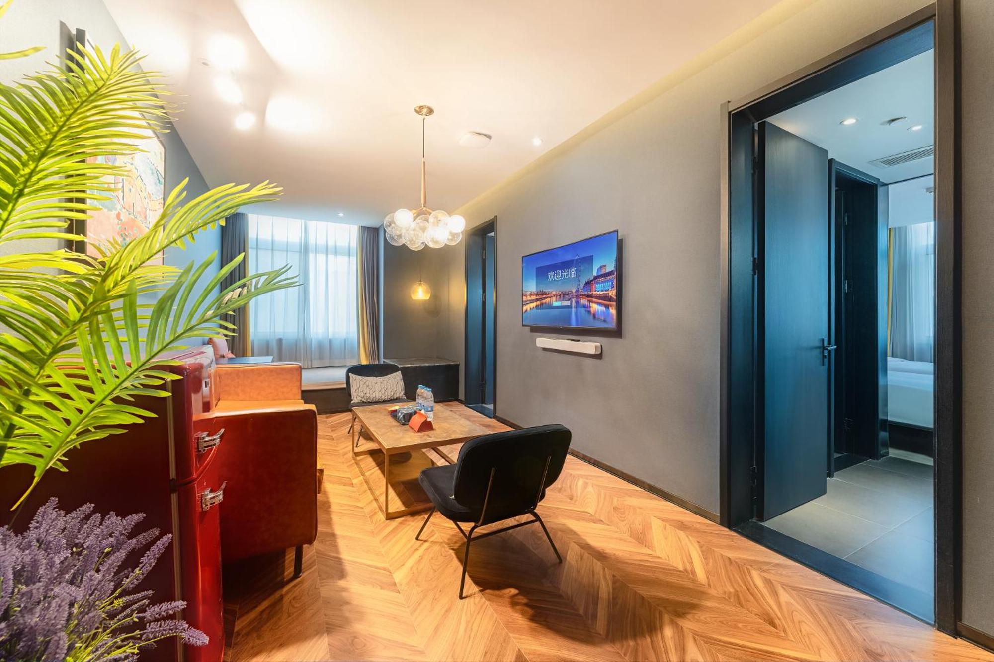Hesu Designer Hotel & Suites -Near Xi'An Drum Tower And Yongning Gate -Free Laundry Luggage Storage -Kitty Cafe With Freshly Ground Coffee -24H Front Desk -English Service المظهر الخارجي الصورة