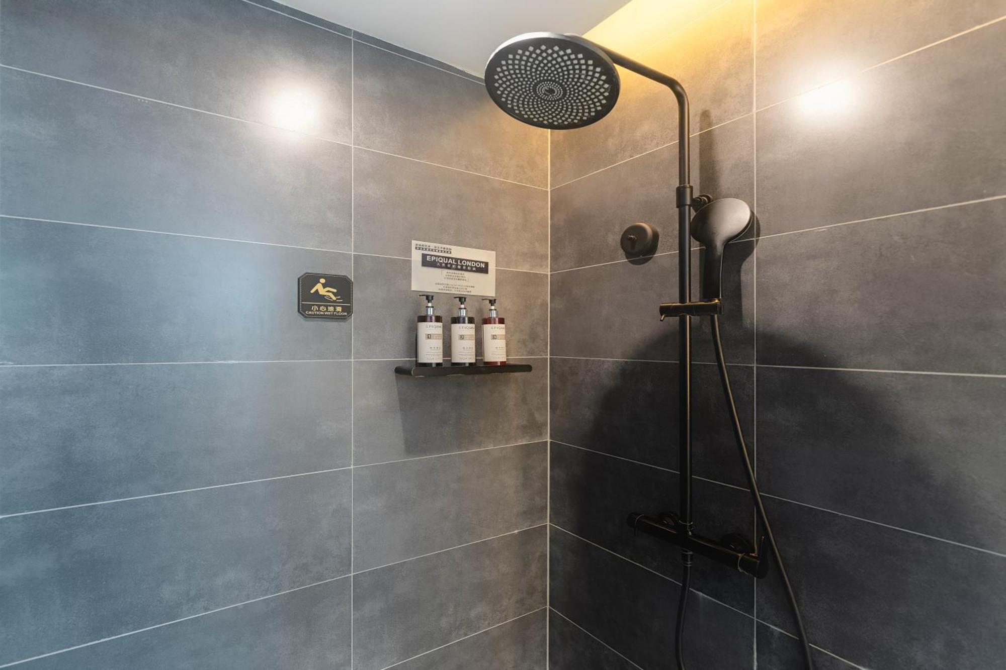 Hesu Designer Hotel & Suites -Near Xi'An Drum Tower And Yongning Gate -Free Laundry Luggage Storage -Kitty Cafe With Freshly Ground Coffee -24H Front Desk -English Service المظهر الخارجي الصورة