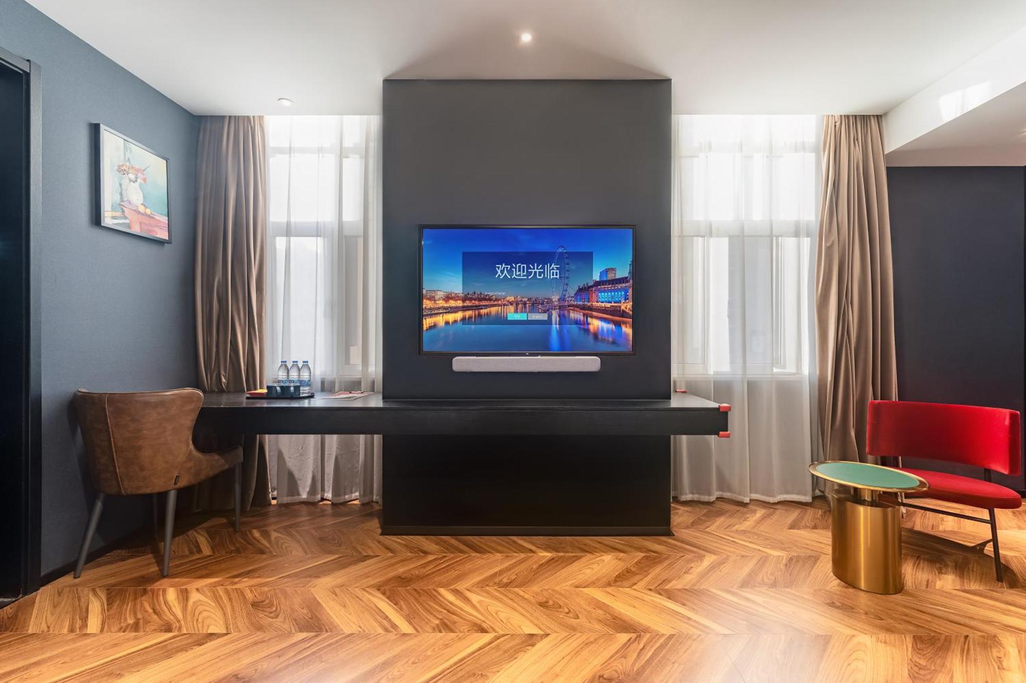 Hesu Designer Hotel & Suites -Near Xi'An Drum Tower And Yongning Gate -Free Laundry Luggage Storage -Kitty Cafe With Freshly Ground Coffee -24H Front Desk -English Service المظهر الخارجي الصورة