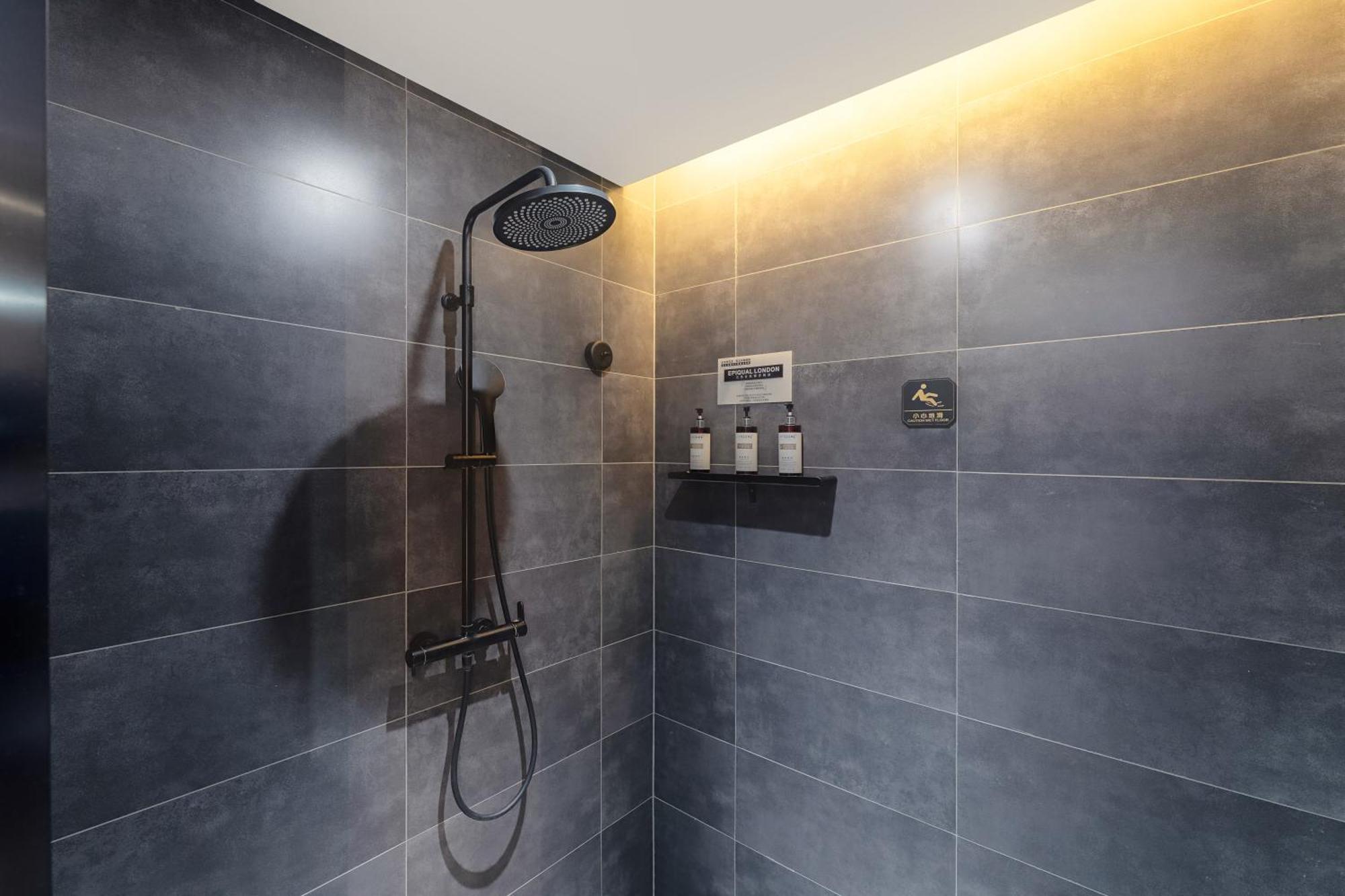 Hesu Designer Hotel & Suites -Near Xi'An Drum Tower And Yongning Gate -Free Laundry Luggage Storage -Kitty Cafe With Freshly Ground Coffee -24H Front Desk -English Service المظهر الخارجي الصورة